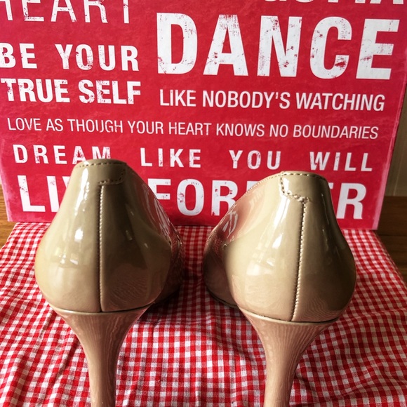 Nine West Women’s Heel Nude - Picture 4 of 8